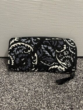 Vera Bradley Black White and Gray Quilted Zip Wallet